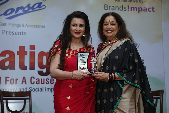 Brands Impact, Pratigya Stand for a cause, Award, Awards, Kirron Kher, Poonam Dhillon